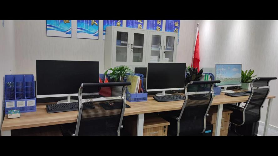 鄢奇,公司经营范围包括:一般项目:软件开发;技术服务,技术
